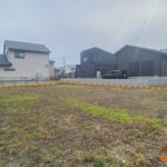 敷地から道路側を撮影。南側道路を挟んで住宅街になります。 (周辺)