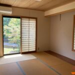 和室6畳_庭の緑を眺めながらゆっくりとくつろげます。エアコン付きです。(内装)