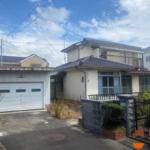 【敷地】現在は南道路からの出入りで建物が建っています。