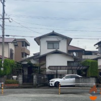 価格変更しました！！建築条件ありません！お好きなハウスメーカーで建築できます！南小学校エリアにゆったり敷地の物件です！近隣にスーパー、銀行他、商業施設が多く生活便利です！前面道路はゆったり6mです！冠水情報はありません！