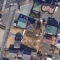 良い場所に広い土地が出ました！上津バイパスすぐです！収益物件、分譲地、戸建用地にいかがでしょうか？前面道路は私道の法43条通路ですが、関係者同意済です！前面道路、公共水道50mm入っています！(20mm敷地内引込済)前面道路、公共下水200mm入っています！(受益者負担金納入済)