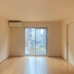 南向きで日当たり良好のリビングです！ (居間)