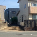 南道路からの侵入口_道路間口は4.1mあり、ゆったりです！