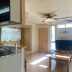 1階リビング_南向きで日当たり良好です！ (居間)