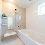 お手入れ簡単！壁・天井・浴室にたっぷりの保湿剤を入れているので冬場の入浴も快適です！(風呂)